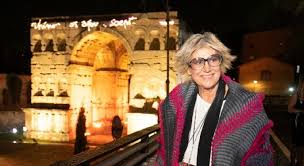 Legion d'onore per alda fendi. Alda Fendi La Sciclitana Ecco Il Mio Palazzo Dell Arte E Della Cultura Scicli