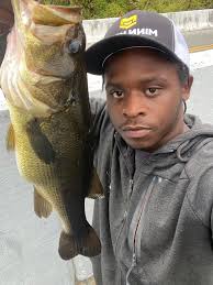 Catching large bass in NC fishing spots