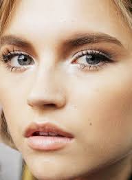 25 Tips To Make Your Eyes Stand Out Maquillaje Dia Sombras De Ojos Cabello Y Belleza
