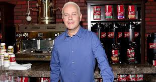 Friends fans have been left devastated after james michael tyler, who starred as show favorite gunther, has revealed he has stage 4 cancer. 1oq Kvbrxxjhbm
