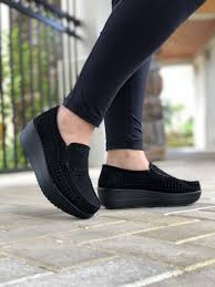 Beth Lenz M8 Flat Flat Shoes Outfit Chic Sneakers Lace Up Flats