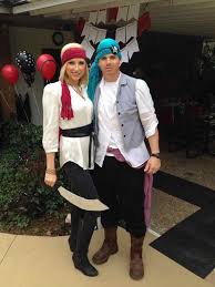 Popular pirate costume of good quality and at affordable prices you can buy on aliexpress. Deguisement Pirate Femme Et Homme Pour Halloween Looks A Copier