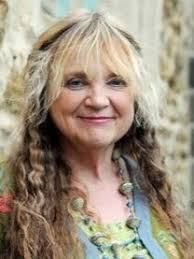 Ingrid Barton's Instagram, Twitter & Facebook