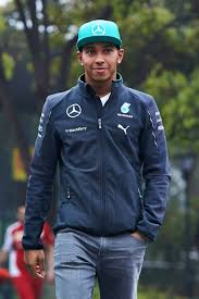 Produto oficial da equipe mercedes, apresentando design elegante e acabamento único! Pin De Pabloiquiroga Em Power Motion Execution Aryton Senna Ubs