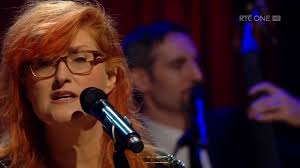 Not-quite-18 year old Evan Flaherty sat in glór café with his guitar and  his borrowed amp, and went from R.E.M. to Mac DeMarco in 1 minute and 40  seconds. He'll be doing