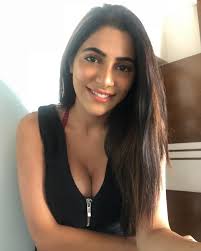 Nikki shared a note for her late brother on instagram. Nikki Tamboli Bigg Boss 14 Wiki Biography Age Movies Family Images News Bugz