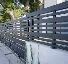 Anda bisa menyesuaikan dengan kesukaan pagar minimalis terbaru banyak yang mengakomodasi komponen alam, seperti material kayu, atau. Unik Berikut Model Model Pagar Rumah Minimalis Terbaru 2020