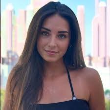 Noemi Chase's Instagram, Twitter & Facebook