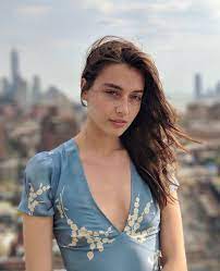 Pin By Tanawin Ngernmuang On Beautiful Freckles Gingers Redheads Jessica Clement Jess Clement Jessica