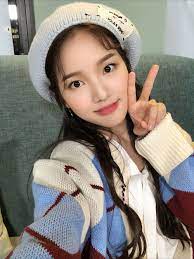 The other members are jiyoon, monday, soeun, jaehee, jihan, and zoa. Lee Soojin Image 250138 Asiachan Kpop Image Board