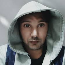 Simon Sinek reveals why strong thigh muscles statistically means that  you'll live longer... 🤯