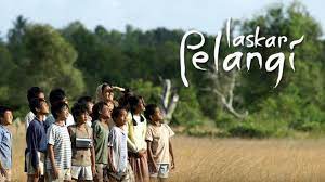 chorus c f menarilah dan dm f hooo wooooo dm f haaaaa oooo aaaa. Laskar Pelangi Versi Film Dan Versi Buku Universitas Ciputra