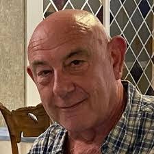 Chris Hutt's Instagram, Twitter & Facebook