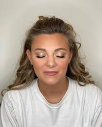 What a beautiful bride!!! I am so happy for this girl! DM me if any other  brides out there are looking for a makeup artists for their special day!💕