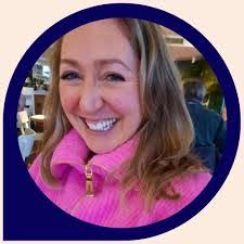 Sara Maxwell's Instagram, Twitter & Facebook