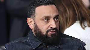 Cyril valéry isaac hanouna (born 23 september 1974 in paris) is a french radio and television presenter, writer, author, columnist, producer, singer and occasional actor and comedian of tunisian origins. Cyril Hanouna Completely Overwhelmed A Guest Torpedo Violently Benjamin Castaldi In Tpmp Archyde