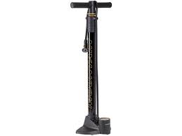 Die Topeak Joeblow Trade Standpumpe Wurde Speziell Fur Hochvolumige Mountainbike Bereifung Entwickelt Sie Verfugt Uber Ein E In 2020 Mtb Reifen Mountainbike Zylinder