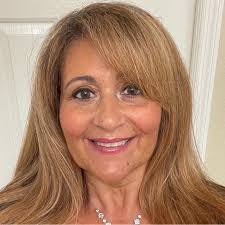 Lisa Volkert's Instagram, Twitter & Facebook