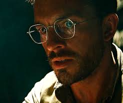 Jonathan Bailey Fansite — Jonathan Bailey as Dr. Henry Loomis — Jurassic...