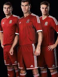 Team gb shirt jersey xl giggs football soccer adidas manchester united wales. New Wales Football Shirt 2014 Adidas Wales Home Kit 14 15 Football Kit News