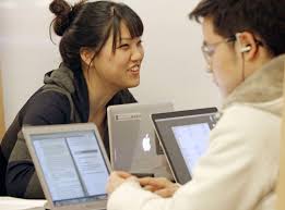 In a new program, Drexel students can borrow laptops at library kiosk