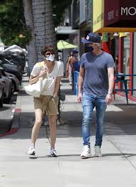 Selma blair ретвитнул(а) health advocacy summit. Selma Blair And Ron Carlson Out In Los Angeles 05 02 2021 Hawtcelebs