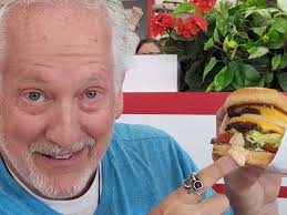 You KNOW it's gonna be gr8 when the burger is drooling!