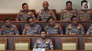 Pergantian kapolri merupakan salah satu persoalan yang strategis di negeri ini. 5 Jenderal Bintang Tiga Calon Kapolri Di Kantong Jokowi News Liputan6 Com