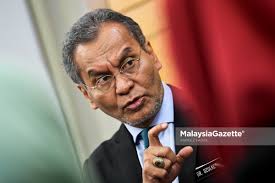 Untuk suatu nasihat hukum yang dapat diterapkan pada kasus yang anda hadapi, anda dapat menghubungi seorang penasihat hukum yang kompeten. 34 Klinik 1malaysia Akan Ditutup Dr Dzulkefly Malaysiagazette