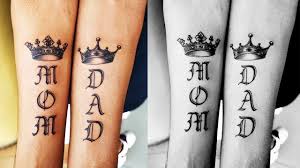 Such design represents the faith of the person in christianity and how much down to earth they are. Tatto King And Queen Crown Tattoo On Wrist