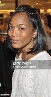 3 574 photos et images haute résolution de Angela Johnson