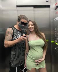 Check spelling or type a new query. Maria Lina Mostra Barriga De Gravidez Com Whindersson Nunes