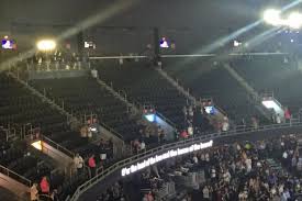 over 5 000 empty seats at floyd mayweather vs conor mcgregor