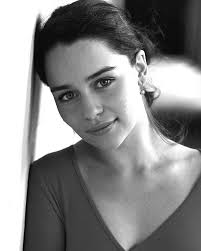 Emilia Clarke I 3 Game Of Thrones Emilia Clarke Emelia Clarke Portrait