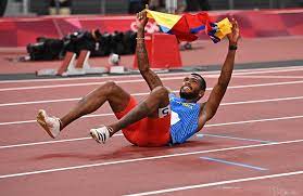 Este 5 de agosto, anthony zambrano ganó medalla de plata en los 400 metros planos en tokio 2020. C Jdvfdch 3hcm
