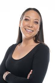 Jessica Gelin's Instagram, Twitter & Facebook