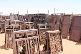 فولكر بيرتَس يقدم لمجلس الأمن احاطة بشأن الوضع في السودان. Ø¨Ø§Ù„ØµÙˆØ± Ø§Ù„Ø¯Ù„Ø§Ù„Ø© Ø­Ù„Ø§ÙŠØ¨ Ù‚ØµØ© Ø³ÙˆÙ‚ ÙŠØ¨ÙŠØ¹ Ø¨Ø£Ø±Ø®Øµ Ø§Ù„Ø£Ø³Ø¹Ø§Ø± ÙŠØ¹Ø§Ù†ÙŠ Ù…Ù† ÙƒØ«Ø±Ø© Ø§Ù„ØªØ±Ø­Ø§Ù„ ÙŠÙØªÙ‚Ø¯ Ù„Ø®Ø¯Ù…Ø§Øª Ø§Ù„Ù…ÙŠØ§Ù‡ ÙˆØ§Ù„ÙƒÙ‡Ø±Ø¨Ø§Ø¡ ÙˆÙŠØ¯ÙŠØ±Ù‡ Ø®Ø±ÙŠØ¬ÙˆÙ† ÙˆÙ…Ø¹Ø§Ø´ÙŠÙˆÙ† Ø§Ù„Ù†ÙŠÙ„ÙŠÙ†