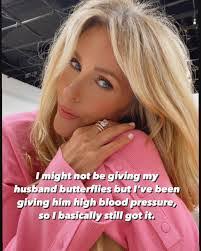 Julie Markowski's Instagram, Twitter & Facebook