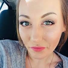 Roxie Riley's Instagram, Twitter & Facebook