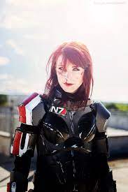 Elarte Cosplay: Mass Effect - Commander Shepard Cosplay