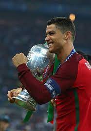Cristiano Ronaldo With Euro 2016 Trophy Cristiano Ronaldo Cr7 Cristiano Ronaldo Christiano Ronaldo