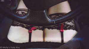 Dirty Dogger - Mollys Daily Kiss