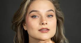 Rising Star Autumn Ivy On The Five Things You Need To Shine In The  Entertainment Industry