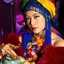 Sự nghiệp Hoàng Thùy Linh và âm nhạc dân gian đương đại