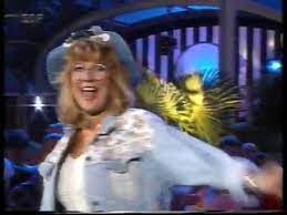 1964 nahm der komponist lionel bart das lied zur vorlage für sein gleichnamiges musical, das in den docks von liverpool spielt. My Boy Lollipop Maggie Mae Youtube