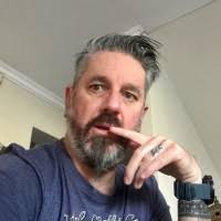 100+ perfiles de «Boniface»