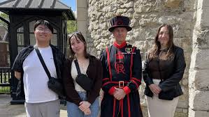 Students make health care connections in European study abroad trip