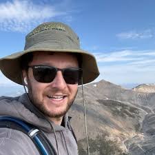 Are you running ads to fill your free webinars? · HYROS Ads Hall Of Justice