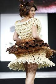 Salon Du Chocolat Yes This Dress Is Made Of Chocolate Chocolate Sculptures Chocolate Fashion Dresses