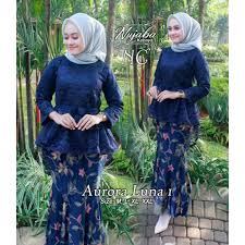 Anda juga bisa memilih model kebaya modern sebagai pilihan lain. Setelan Kebaya Aurora Kebaya Modern Kebaya Wanita Kebaya Wisuda Kebaya Brukat Rok Duyung Terbaru Shopee Indonesia